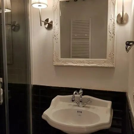 The Bloomsbury Writers House イン Sala Bolognese
