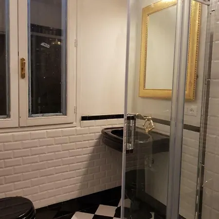 イン The Bloomsbury Writers House Sala Bolognese