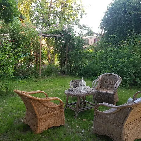 イン The Bloomsbury Writers House Sala Bolognese